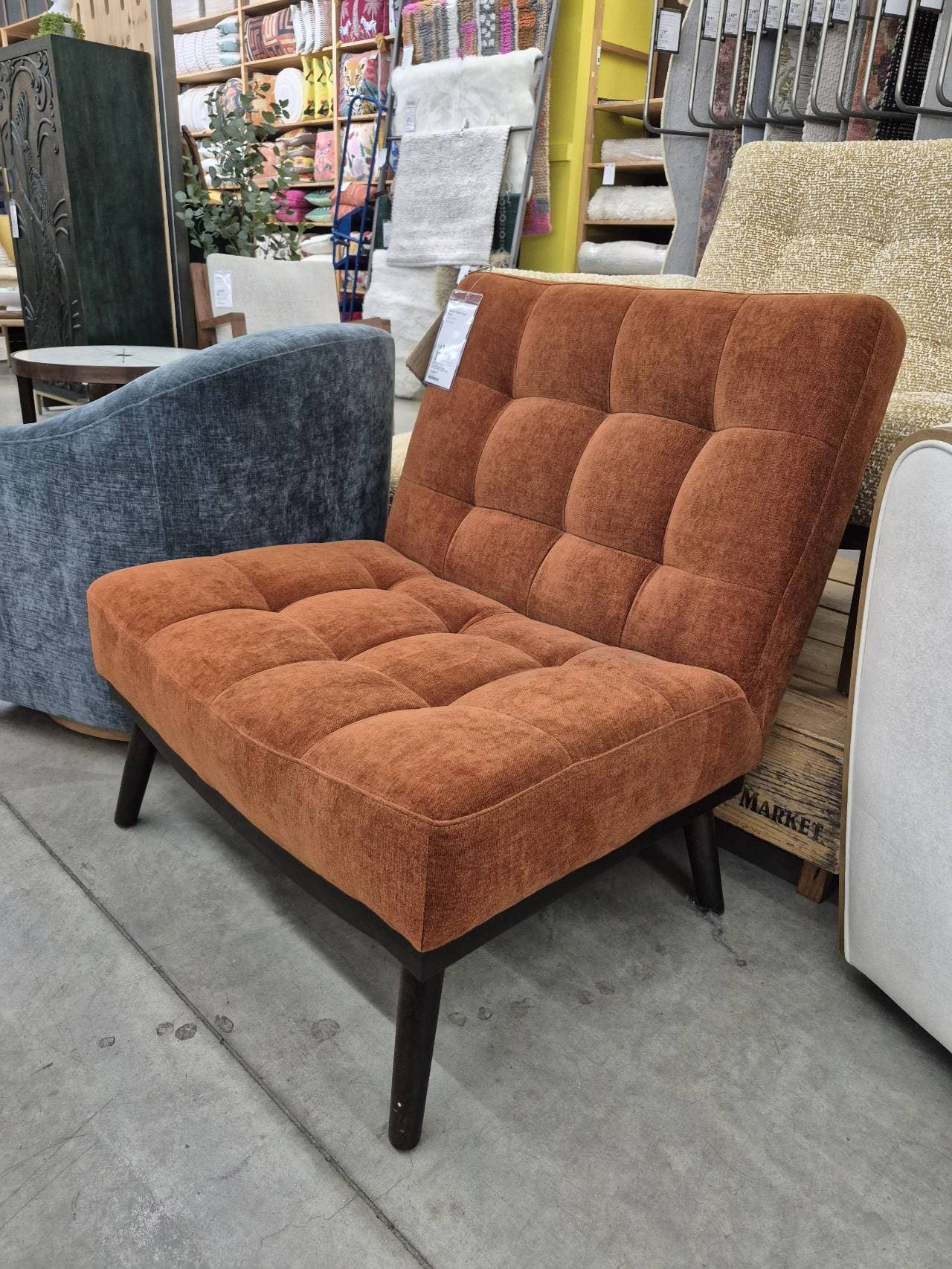 Tufted Armless Chair upholstered